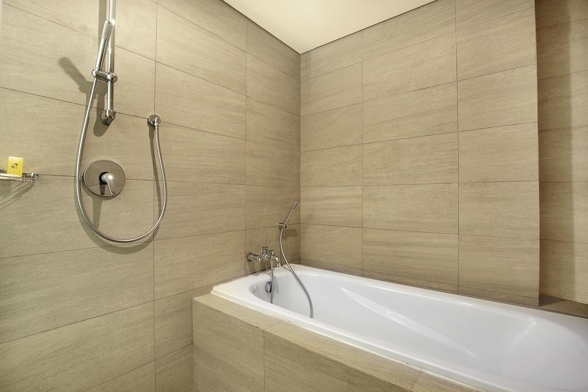 Swiss-Belinn Simatupang Cakarta Dış mekan fotoğraf