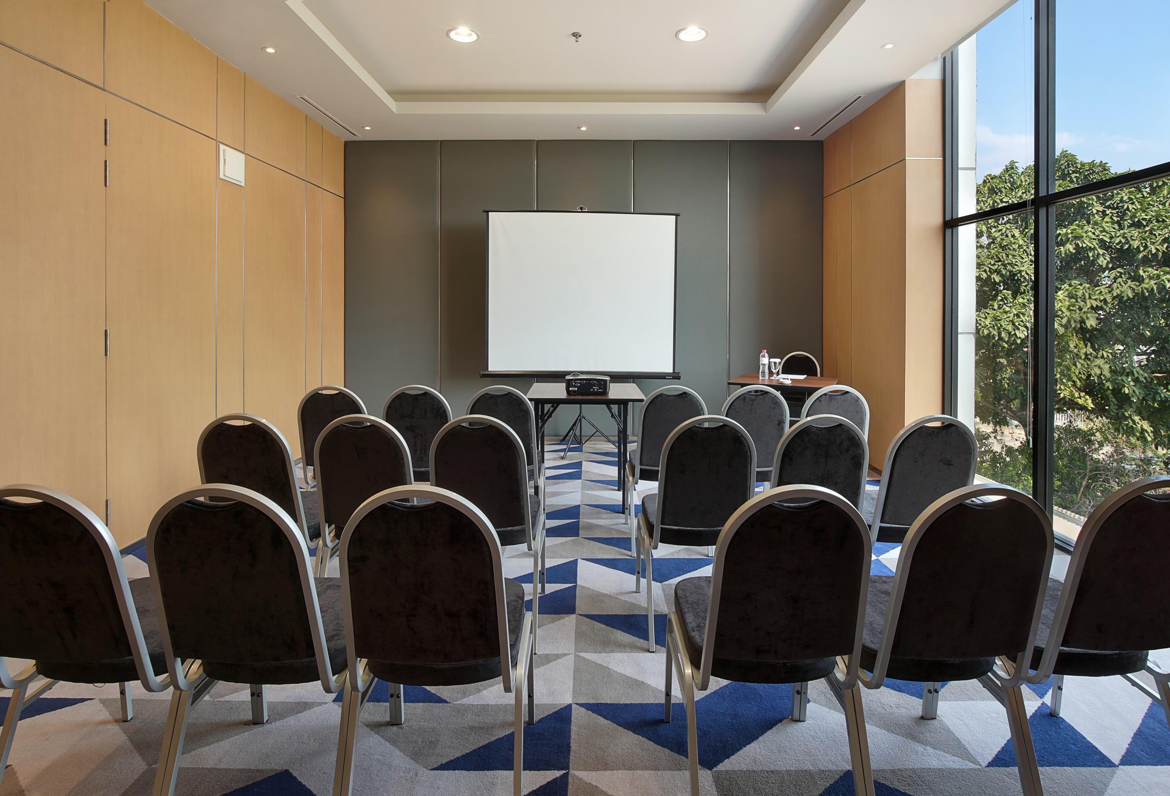 Swiss-Belinn Simatupang Cakarta Dış mekan fotoğraf