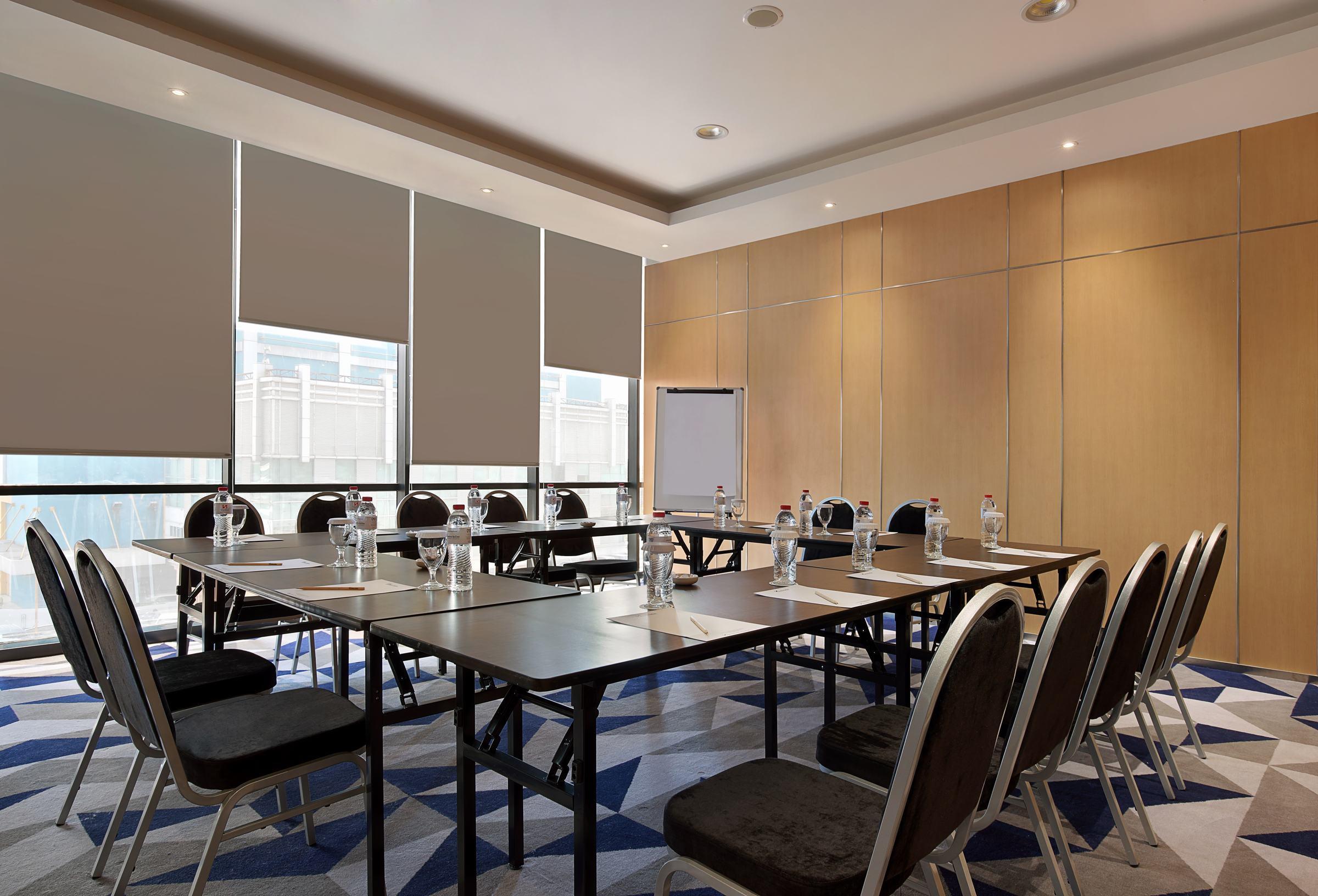 Swiss-Belinn Simatupang Cakarta Dış mekan fotoğraf